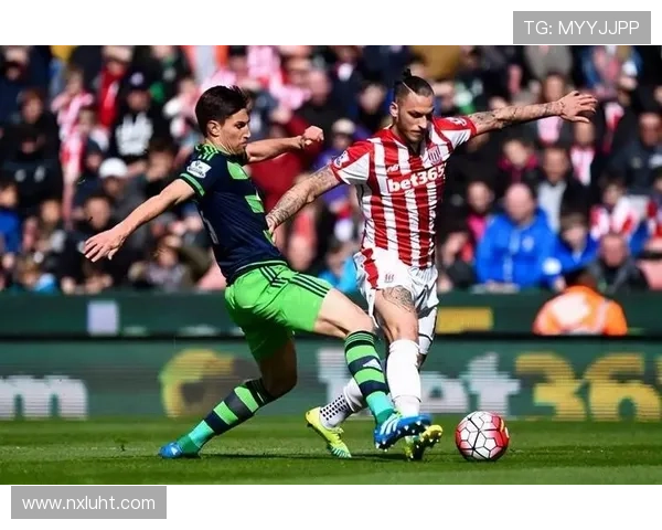 米德尔斯堡身着红军装迎战对手 米德尔斯堡身着红军装迎战对手