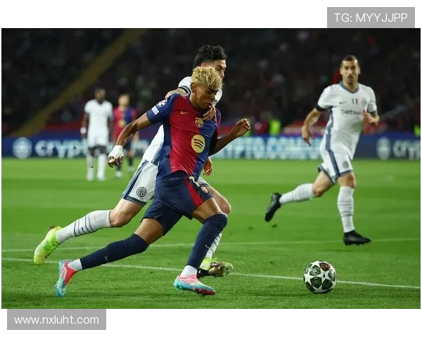 亚马尔 vs 罗纳尔多:少年大赛表现与成长轨迹对比 亚马尔 vs 罗纳尔多:少年大赛表现与成长轨迹对比