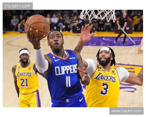 斯科蒂·巴恩斯利用无球切入提升球队外线命中率明显拉开空间