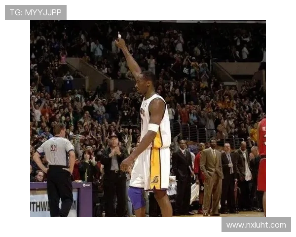 科比无球跑动频率拉开空间助詹姆斯关键时刻得分提升球队效率